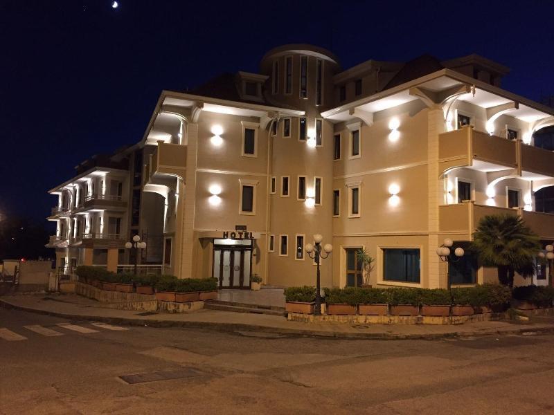 Hotel Aerhotel Phelipe 3*